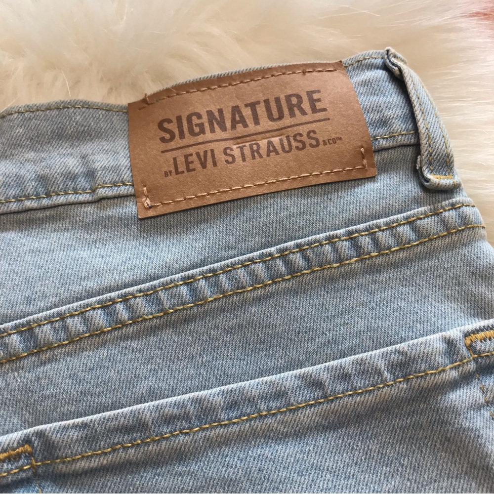 Levi Strauss ⚜️ Boys Light Wash Denim Jean Shorts - Picture 5 of 5